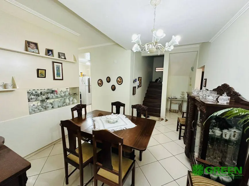 Foto 4 de Casa com 3 quartos à venda, 300m2 em Registro - SP