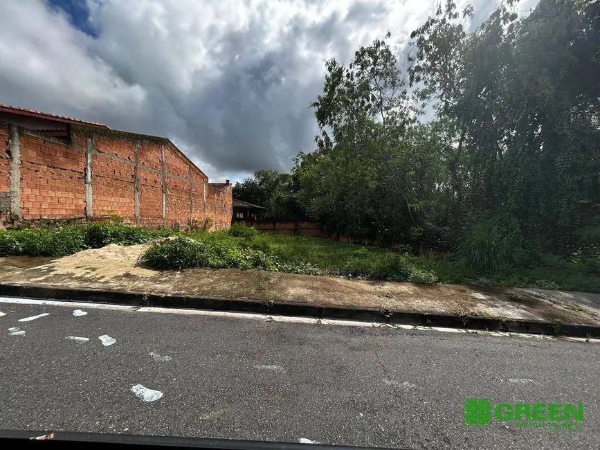 Foto 1 de Terreno / Lote à venda, 371m2 em Registro - SP