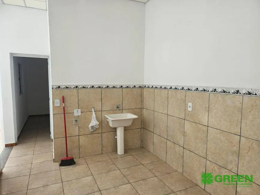 Sobrado com 2 quartos à venda, 160m2 em Centro, Registro - SP - imagem 9 Foto 9 de Sobrado com 2 quartos à venda, 160m2 em Centro, Registro - SP