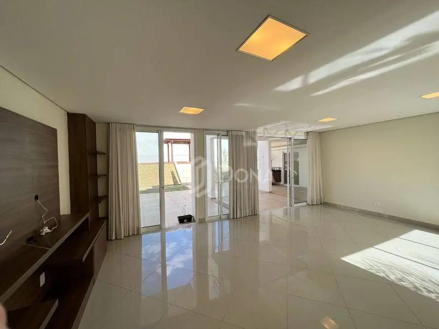 Foto 3 de Casa de Condomínio com 3 quartos à venda e para alugar, 684m2 em Campinas - SP