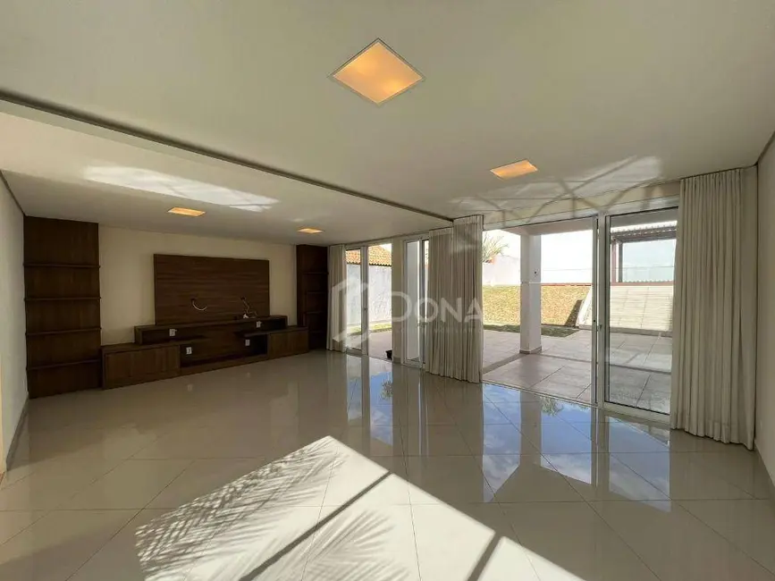 Foto 2 de Casa de Condomínio com 3 quartos à venda e para alugar, 684m2 em Campinas - SP