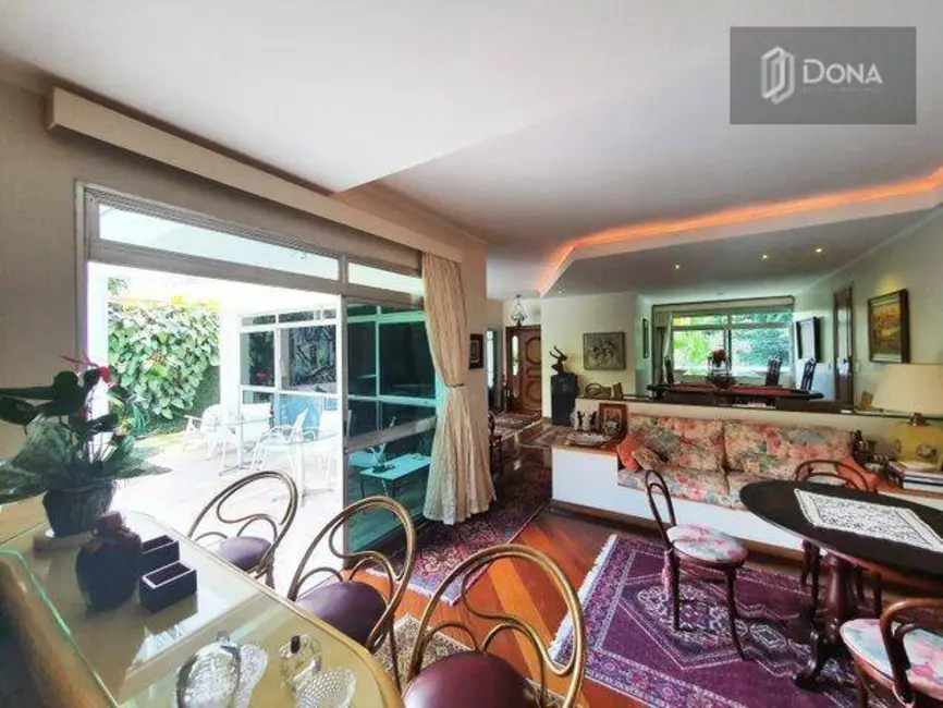 Casa com 5 quartos à venda, 550m2 em Alto da Lapa, São Paulo - SP - imagem 4 Foto 4 de Casa com 5 quartos à venda, 550m2 em Alto da Lapa, São Paulo - SP