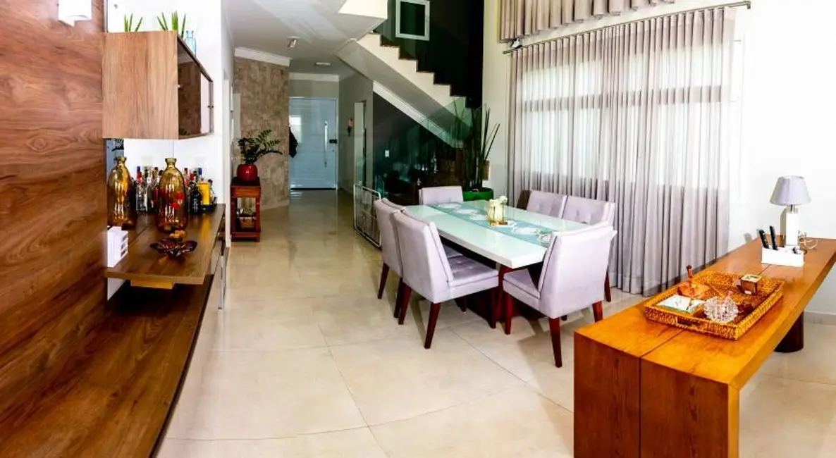 Foto 2 de Casa de Condomínio com 4 quartos à venda, 360m2 em Swiss Park, Campinas - SP