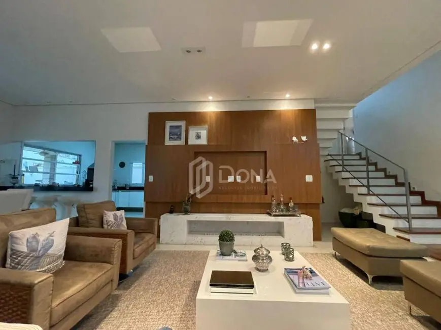 Foto 3 de Casa de Condomínio com 3 quartos à venda, 300m2 em Campinas - SP