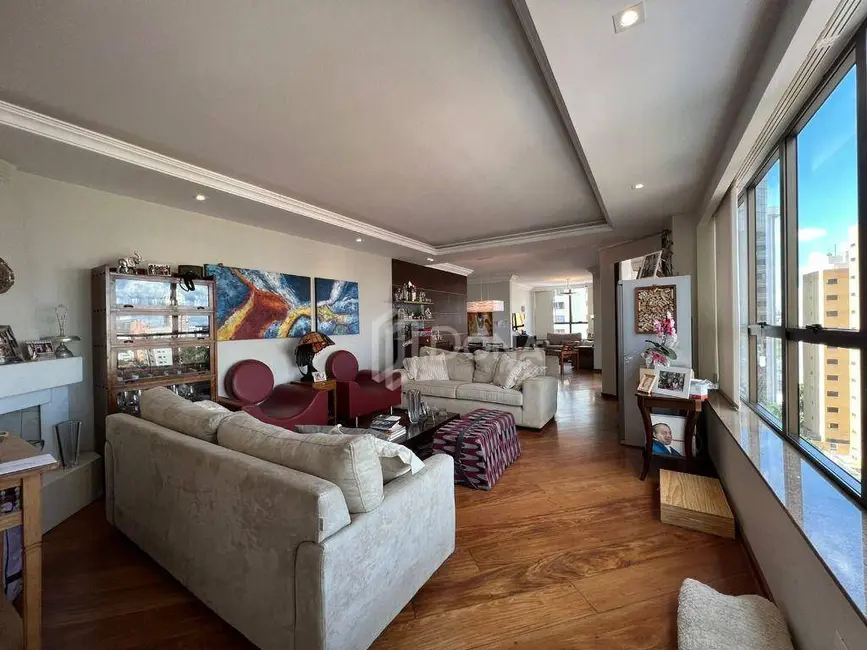 Apartamento com 4 quartos à venda, 220m2 em Cambuí, Campinas - SP - imagem 2 Foto 2 de Apartamento com 4 quartos à venda, 220m2 em Cambuí, Campinas - SP