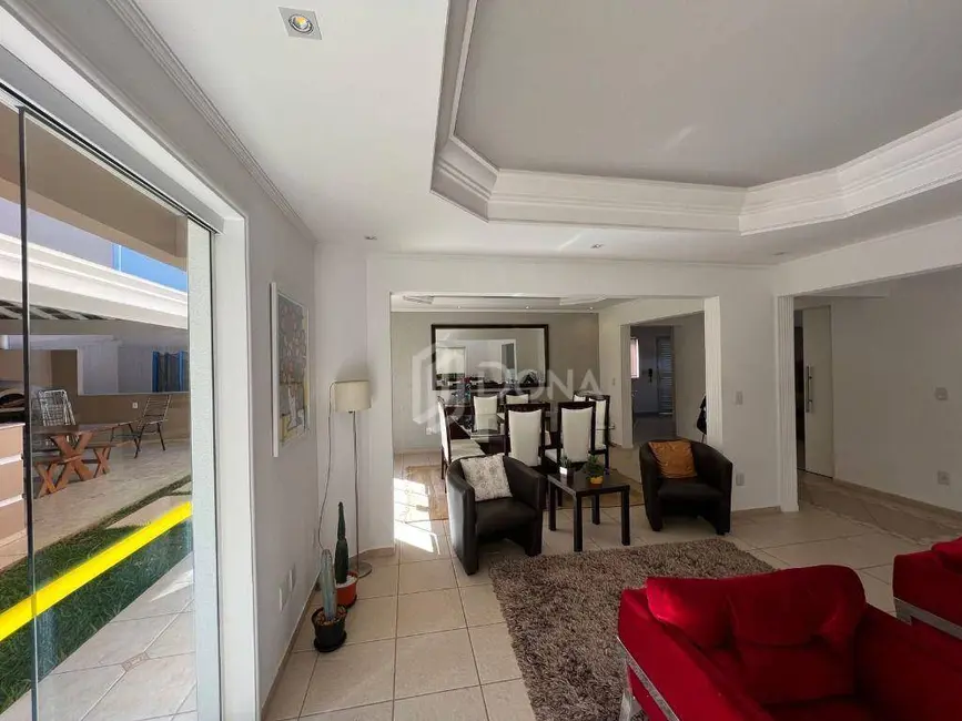 Casa de Condomínio com 3 quartos à venda e para alugar, 480m2 em Jardim Paiquerê, Valinhos - SP - imagem 3 Foto 3 de Casa de Condomínio com 3 quartos à venda e para alugar, 480m2 em Jardim Paiquerê, Valinhos - SP