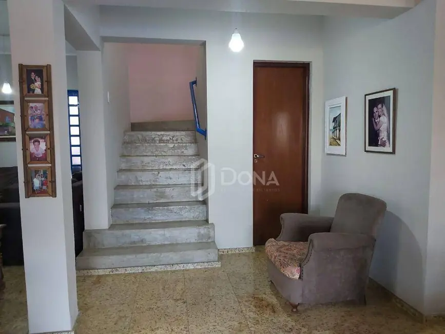 Foto 4 de Casa com 4 quartos à venda, 371m2 em Loteamento Parque das Hortências (Sousas), Campinas - SP