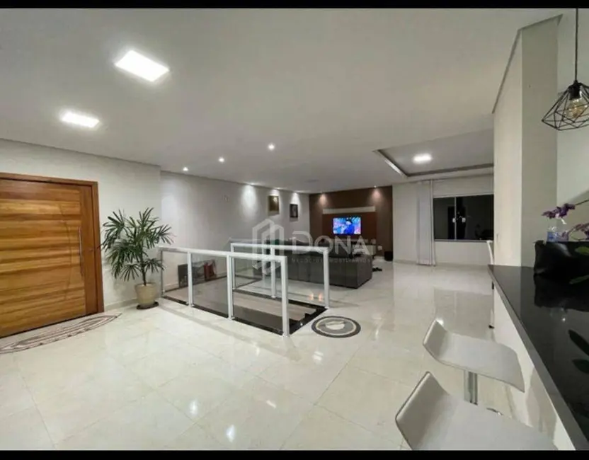 Foto 1 de Casa com 3 quartos à venda, 360m2 em Vila Brandina, Campinas - SP