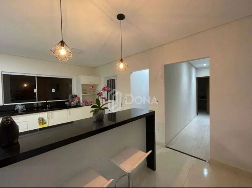 Foto 2 de Casa com 3 quartos à venda, 360m2 em Vila Brandina, Campinas - SP