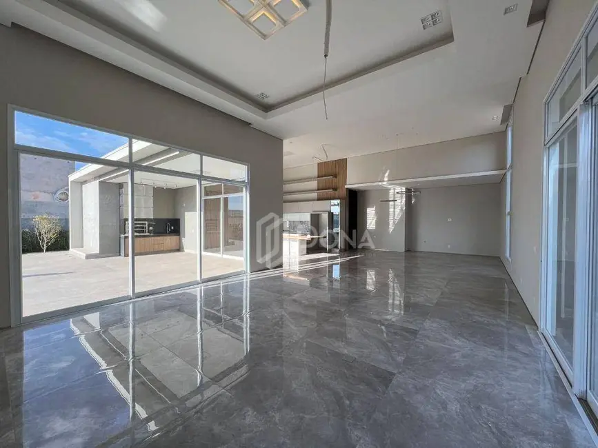 Casa de Condomínio com 4 quartos à venda, 1200m2 em Loteamento Residencial Entre Verdes (Sousas), Campinas - SP - imagem 1 Foto 1 de Casa de Condomínio com 4 quartos à venda, 1200m2 em Loteamento Residencial Entre Verdes (Sousas), Campinas - SP