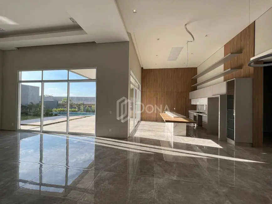 Casa de Condomínio com 4 quartos à venda, 1200m2 em Loteamento Residencial Entre Verdes (Sousas), Campinas - SP - imagem 2 Foto 2 de Casa de Condomínio com 4 quartos à venda, 1200m2 em Loteamento Residencial Entre Verdes (Sousas), Campinas - SP