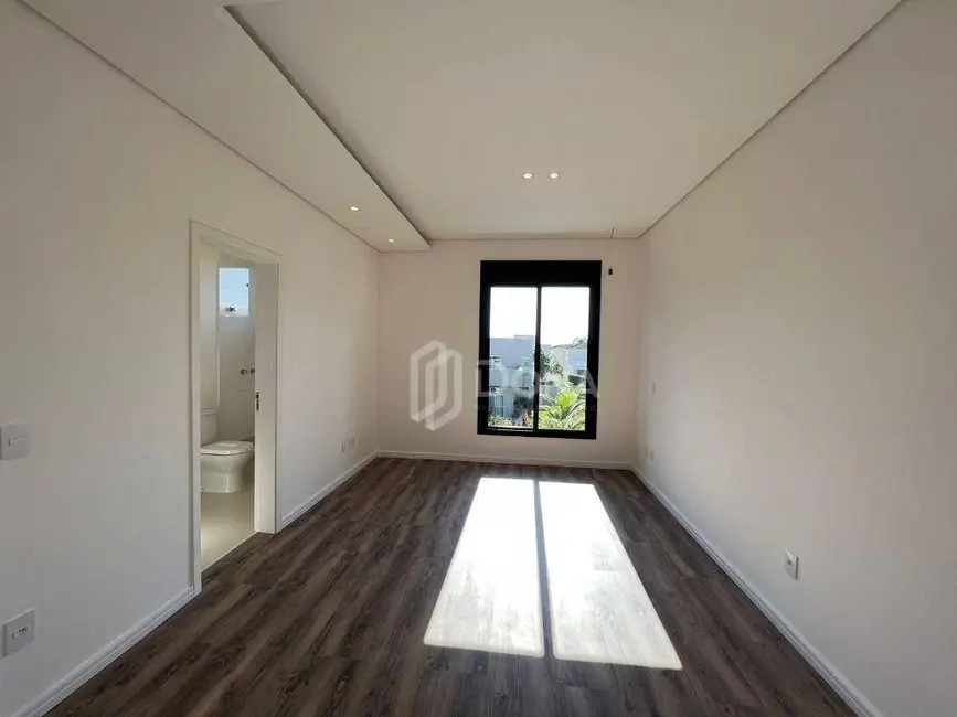 Casa de Condomínio com 5 quartos à venda, 770m2 em Campinas - SP - imagem 4 Foto 4 de Casa de Condomínio com 5 quartos à venda, 770m2 em Campinas - SP