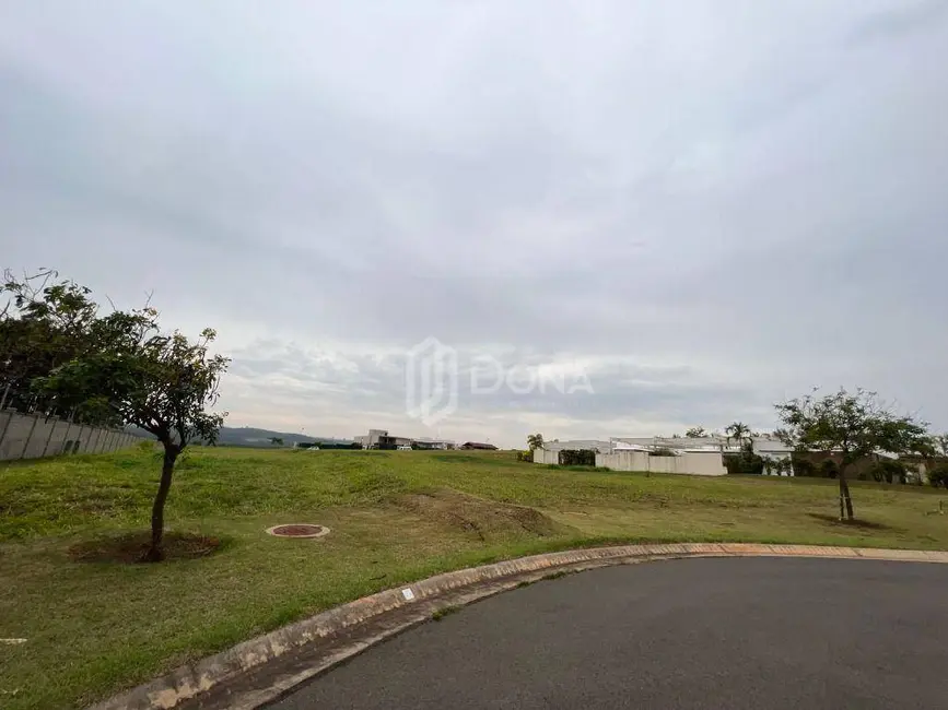 Foto 1 de Terreno / Lote à venda, 1331m2 em Campinas - SP