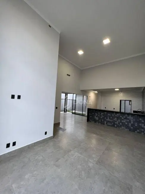Casa de Condomínio com 3 quartos à venda, 300m2 em Paulinia - SP - imagem 2 Foto 2 de Casa de Condomínio com 3 quartos à venda, 300m2 em Paulinia - SP