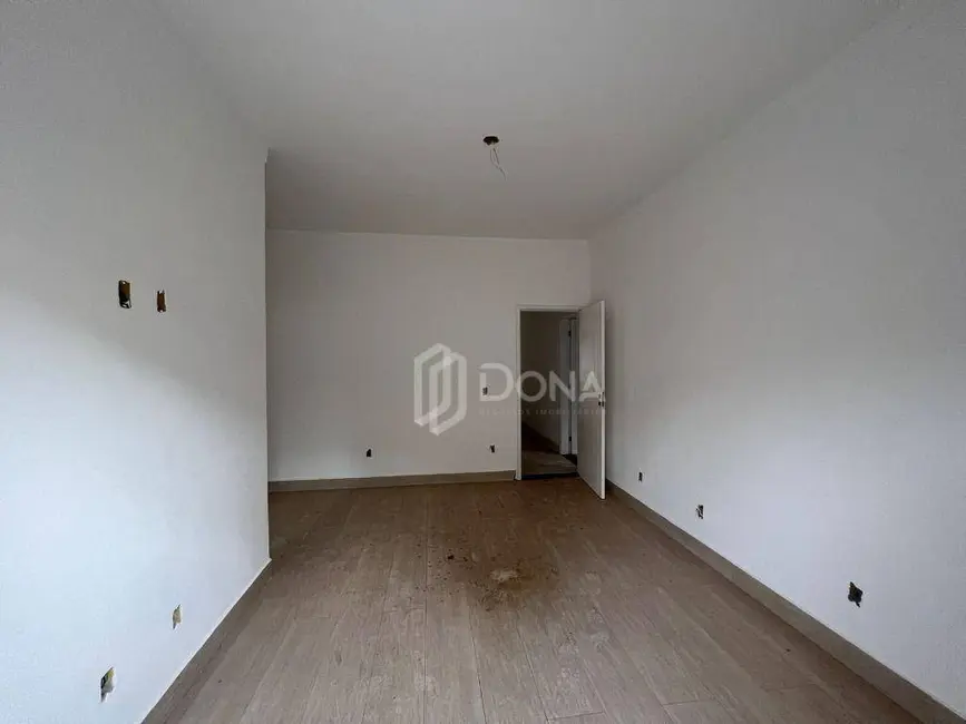 Foto 9 de Casa de Condomínio com 3 quartos à venda, 300m2 em Paulinia - SP