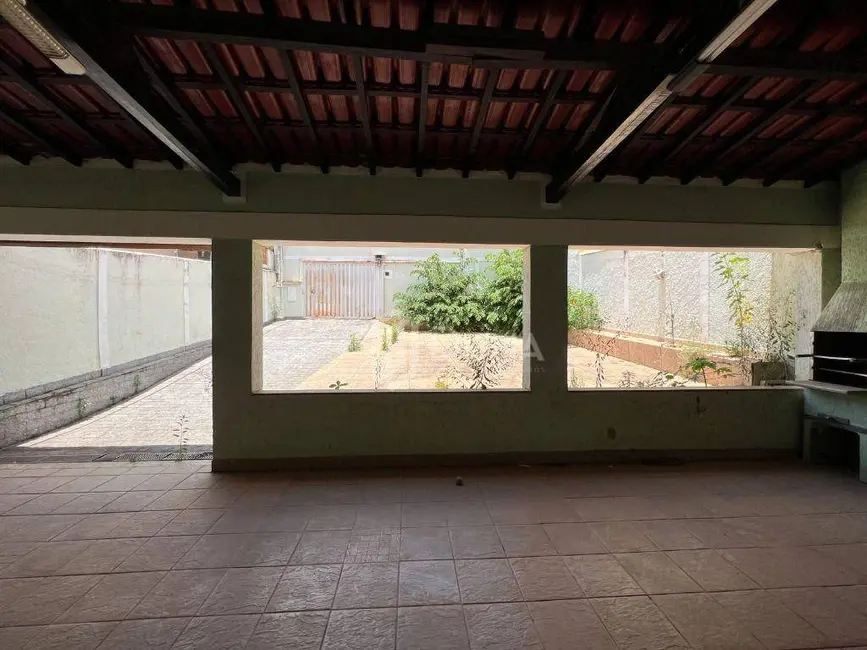 Casa com 3 quartos à venda, 252m2 em Jardim Interlagos, Campinas - SP - imagem 6 Foto 6 de Casa com 3 quartos à venda, 252m2 em Jardim Interlagos, Campinas - SP