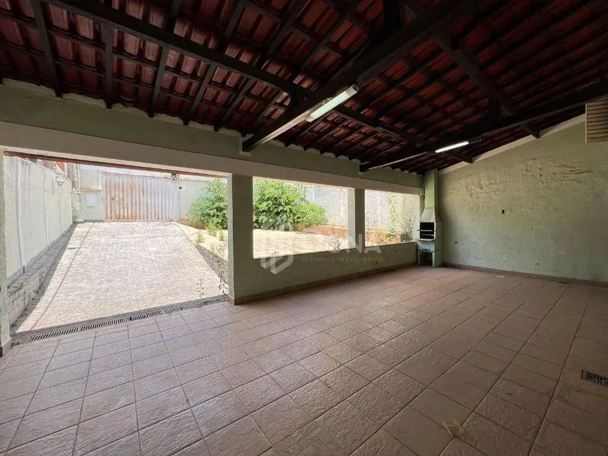 Casa com 3 quartos à venda, 252m2 em Jardim Interlagos, Campinas - SP - imagem 8 Foto 8 de Casa com 3 quartos à venda, 252m2 em Jardim Interlagos, Campinas - SP