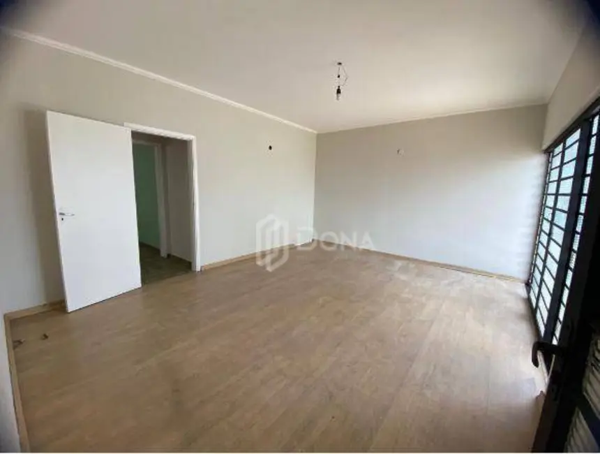 Casa com 3 quartos à venda, 325m2 em Vila Lemos, Campinas - SP - imagem 5 Foto 5 de Casa com 3 quartos à venda, 325m2 em Vila Lemos, Campinas - SP