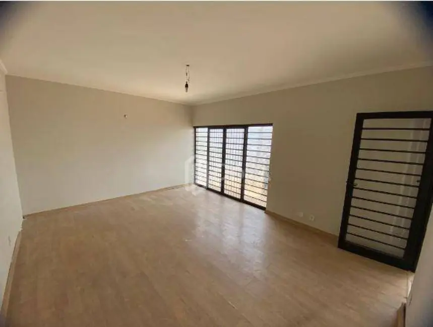 Casa com 3 quartos à venda, 325m2 em Vila Lemos, Campinas - SP - imagem 4 Foto 4 de Casa com 3 quartos à venda, 325m2 em Vila Lemos, Campinas - SP