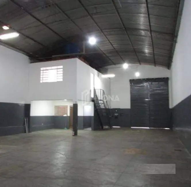 Foto 2 de Armazém / Galpão para alugar, 330m2 em Jardim do Trevo, Campinas - SP