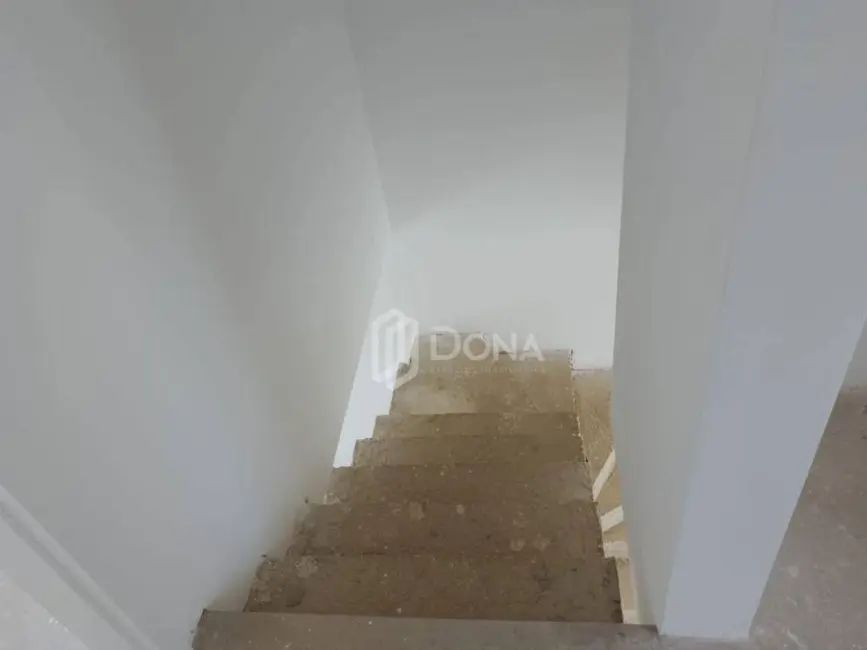 Casa de Condomínio com 3 quartos à venda, 213m2 em Pinheiro, Valinhos - SP - imagem 4 Foto 4 de Casa de Condomínio com 3 quartos à venda, 213m2 em Pinheiro, Valinhos - SP