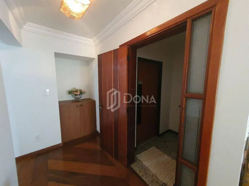 Apartamento com 3 quartos à venda, 212m2 em Cambuí, Campinas - SP - imagem 5 Foto 5 de Apartamento com 3 quartos à venda, 212m2 em Cambuí, Campinas - SP