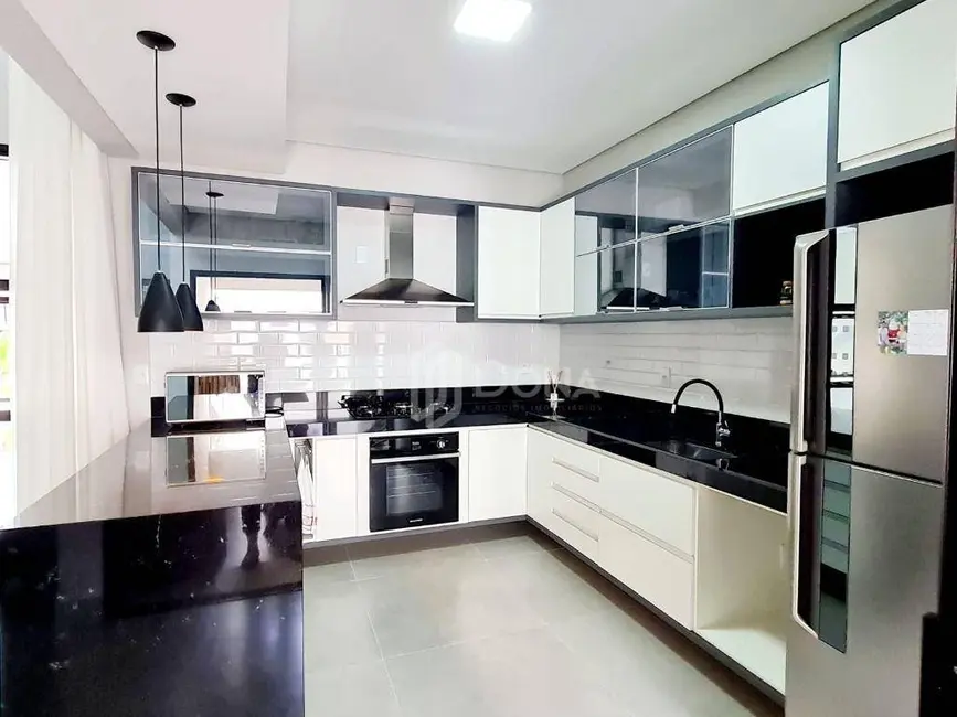 Foto 3 de Casa de Condomínio com 3 quartos à venda, 200m2 em Indaiatuba - SP