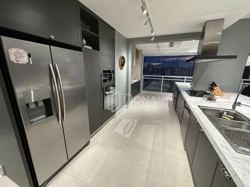 Apartamento com 3 quartos à venda, 181m2 em Cambuí, Campinas - SP - imagem 4 Foto 4 de Apartamento com 3 quartos à venda, 181m2 em Cambuí, Campinas - SP