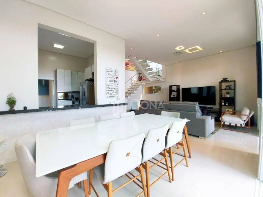 Casa de Condomínio com 3 quartos à venda e para alugar, 373m2 em Jardim América II, Valinhos - SP - imagem 4 Foto 4 de Casa de Condomínio com 3 quartos à venda e para alugar, 373m2 em Jardim América II, Valinhos - SP