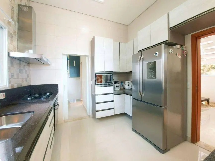 Casa de Condomínio com 3 quartos à venda e para alugar, 373m2 em Jardim América II, Valinhos - SP - imagem 6 Foto 6 de Casa de Condomínio com 3 quartos à venda e para alugar, 373m2 em Jardim América II, Valinhos - SP