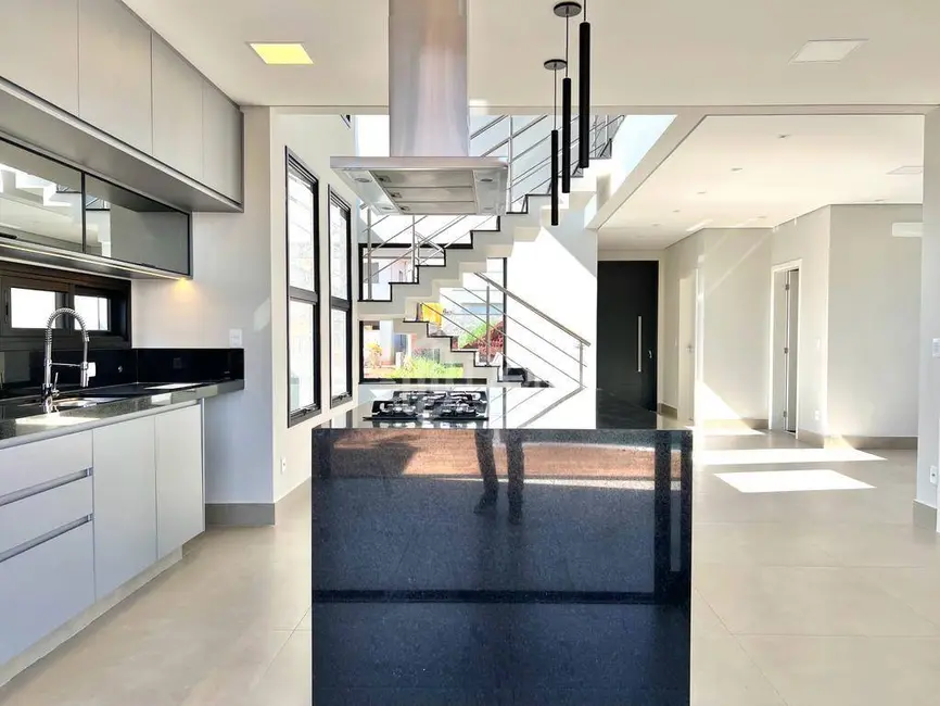 Foto 5 de Casa de Condomínio com 3 quartos à venda, 300m2 em Paulinia - SP