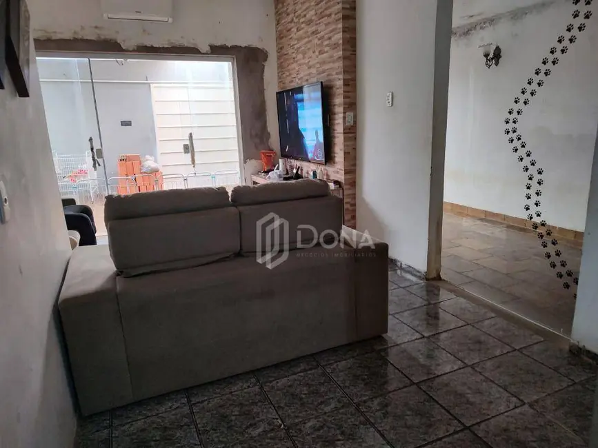 Casa com 3 quartos à venda, 400m2 em Campinas - SP - imagem 2 Foto 2 de Casa com 3 quartos à venda, 400m2 em Campinas - SP
