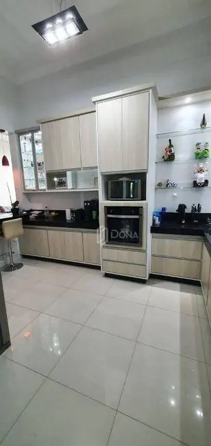 Foto 3 de Casa de Condomínio com 3 quartos à venda, 300m2 em Roncáglia, Valinhos - SP