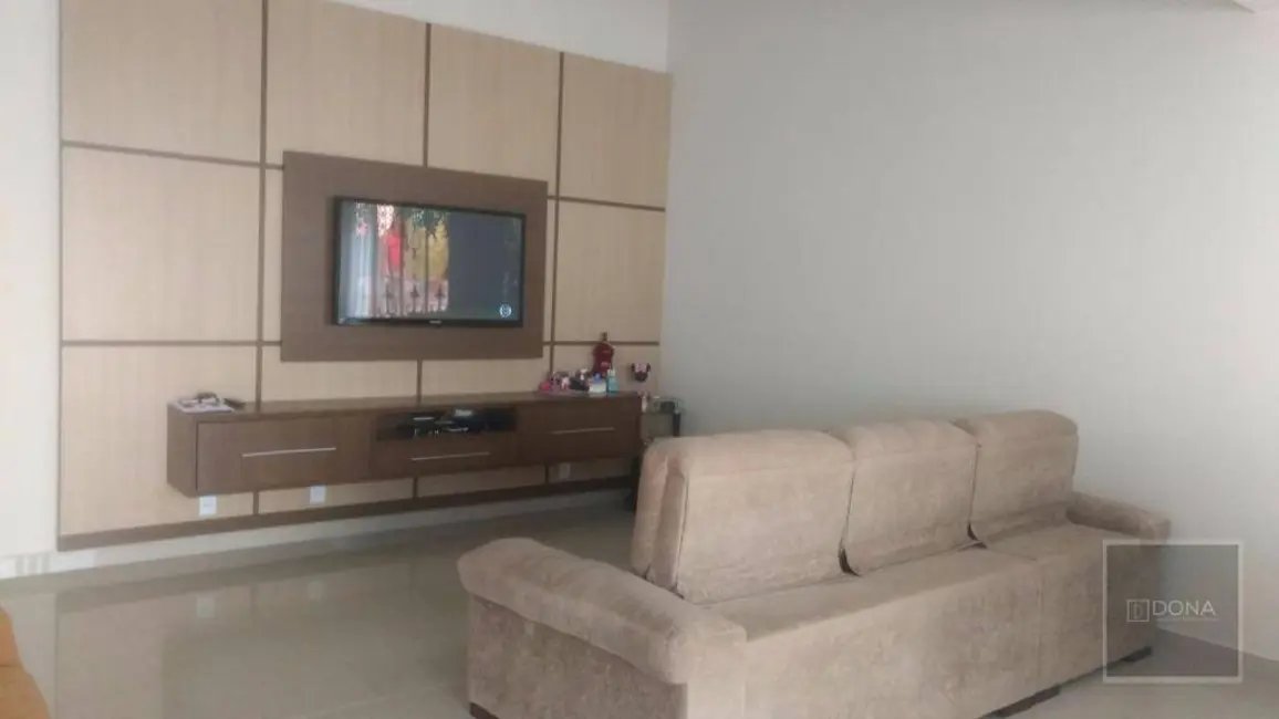 Casa de Condomínio com 3 quartos à venda, 300m2 em Valinhos - SP - imagem 4 Foto 4 de Casa de Condomínio com 3 quartos à venda, 300m2 em Valinhos - SP