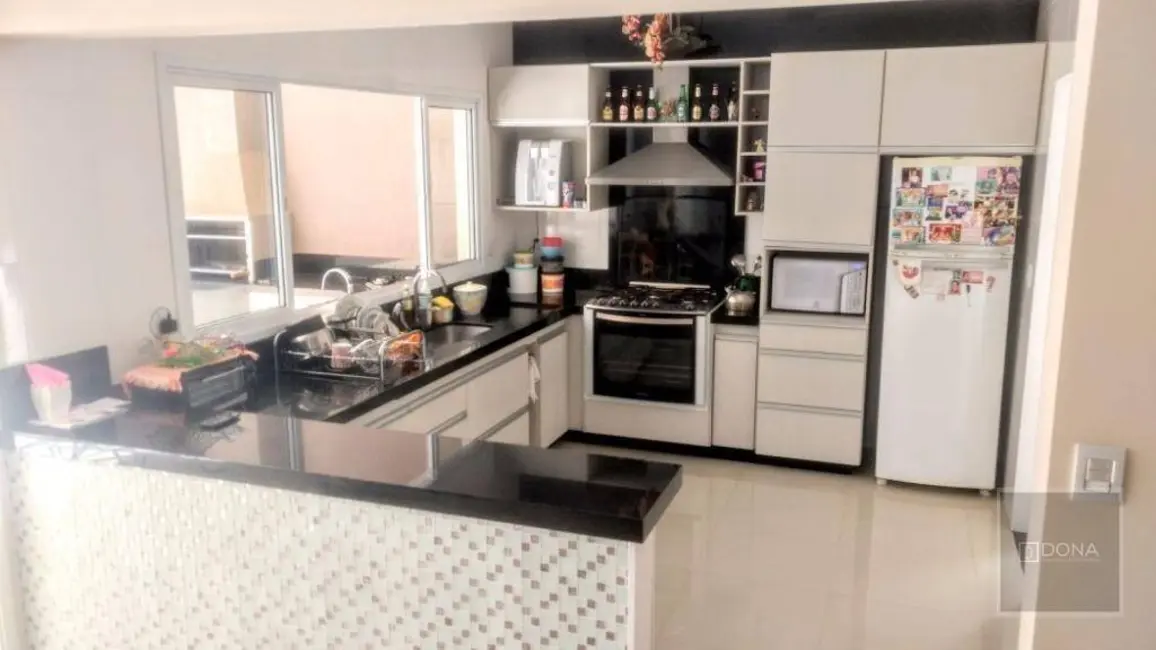 Casa de Condomínio com 3 quartos à venda, 300m2 em Valinhos - SP - imagem 1 Foto 1 de Casa de Condomínio com 3 quartos à venda, 300m2 em Valinhos - SP