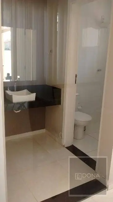 Casa de Condomínio com 3 quartos à venda, 300m2 em Valinhos - SP - imagem 7 Foto 7 de Casa de Condomínio com 3 quartos à venda, 300m2 em Valinhos - SP