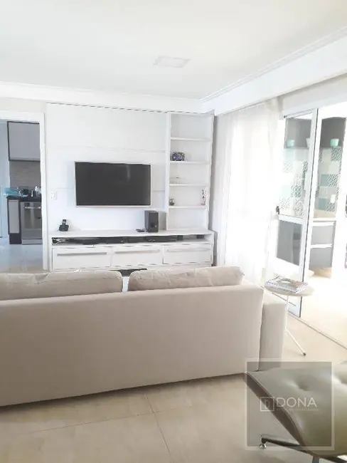 Apartamento com 3 quartos para alugar, 163m2 em Cambuí, Campinas - SP - imagem 6 Foto 6 de Apartamento com 3 quartos para alugar, 163m2 em Cambuí, Campinas - SP