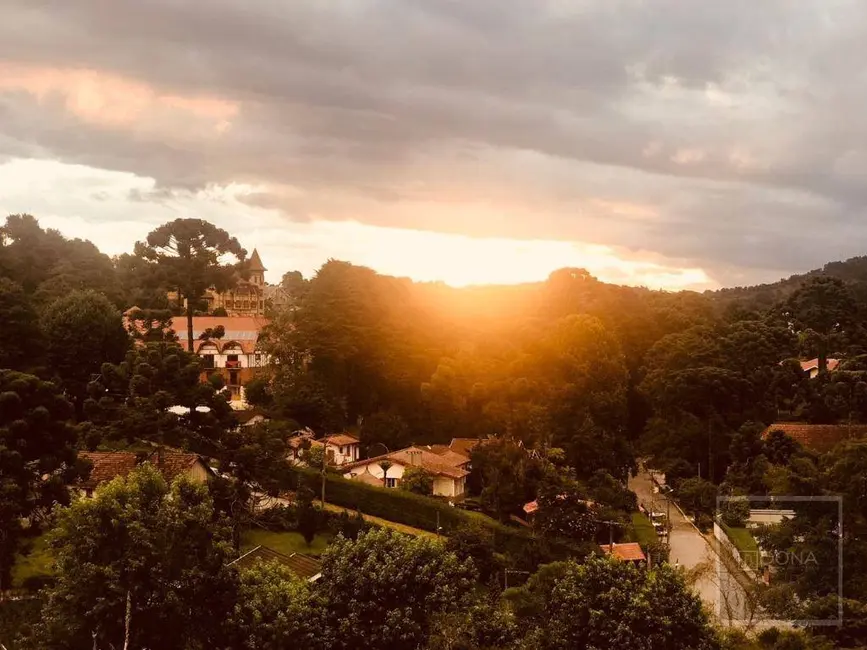 Casa com 7 quartos para alugar, 1000m2 em Campos Do Jordao - SP - imagem 2 Foto 2 de Casa com 7 quartos para alugar, 1000m2 em Campos Do Jordao - SP