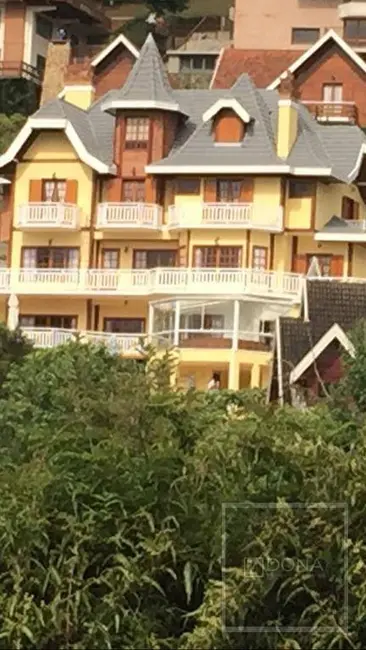 Casa com 7 quartos para alugar, 1000m2 em Campos Do Jordao - SP - imagem 1 Foto 1 de Casa com 7 quartos para alugar, 1000m2 em Campos Do Jordao - SP