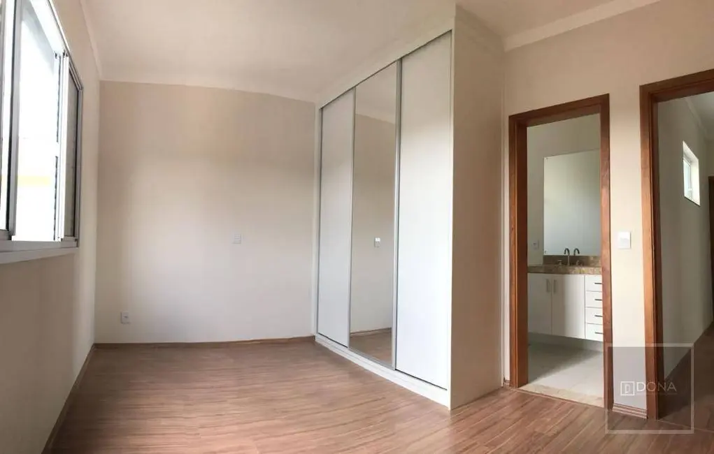 Casa de Condomínio com 4 quartos à venda, 320m2 em Colinas dos Álamos, Valinhos - SP - imagem 7 Foto 7 de Casa de Condomínio com 4 quartos à venda, 320m2 em Colinas dos Álamos, Valinhos - SP