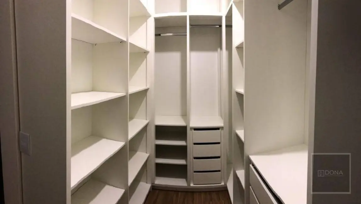 Casa de Condomínio com 4 quartos à venda, 320m2 em Colinas dos Álamos, Valinhos - SP - imagem 8 Foto 8 de Casa de Condomínio com 4 quartos à venda, 320m2 em Colinas dos Álamos, Valinhos - SP