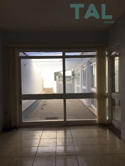 Foto 13 de Casa com 3 quartos para alugar, 418m2 em Vila Itapura, Campinas - SP