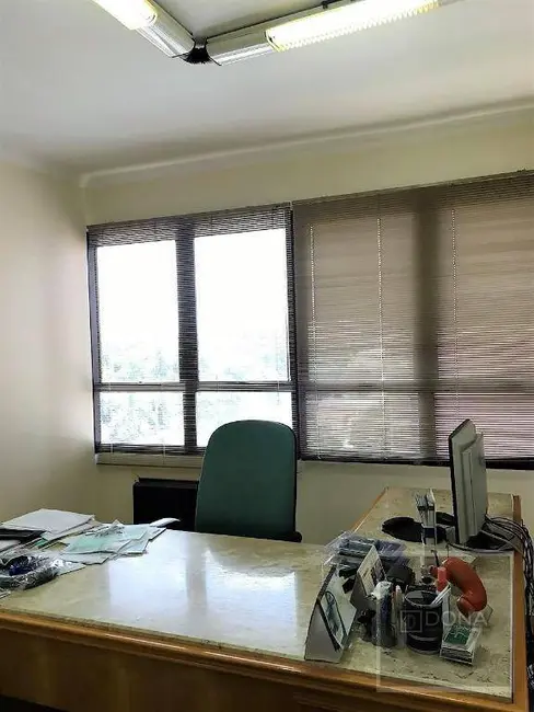 Sala Comercial à venda e para alugar, 131m2 em Vila Itapura, Campinas - SP - imagem 4 Foto 4 de Sala Comercial à venda e para alugar, 131m2 em Vila Itapura, Campinas - SP