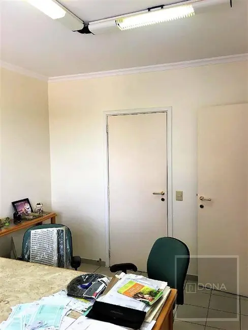 Sala Comercial à venda e para alugar, 131m2 em Vila Itapura, Campinas - SP - imagem 3 Foto 3 de Sala Comercial à venda e para alugar, 131m2 em Vila Itapura, Campinas - SP