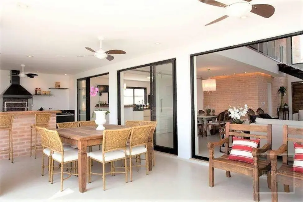 Casa de Condomínio com 4 quartos à venda e para alugar, 512m2 em Ville Sainte Hélène, Campinas - SP - imagem 5 Foto 5 de Casa de Condomínio com 4 quartos à venda e para alugar, 512m2 em Ville Sainte Hélène, Campinas - SP