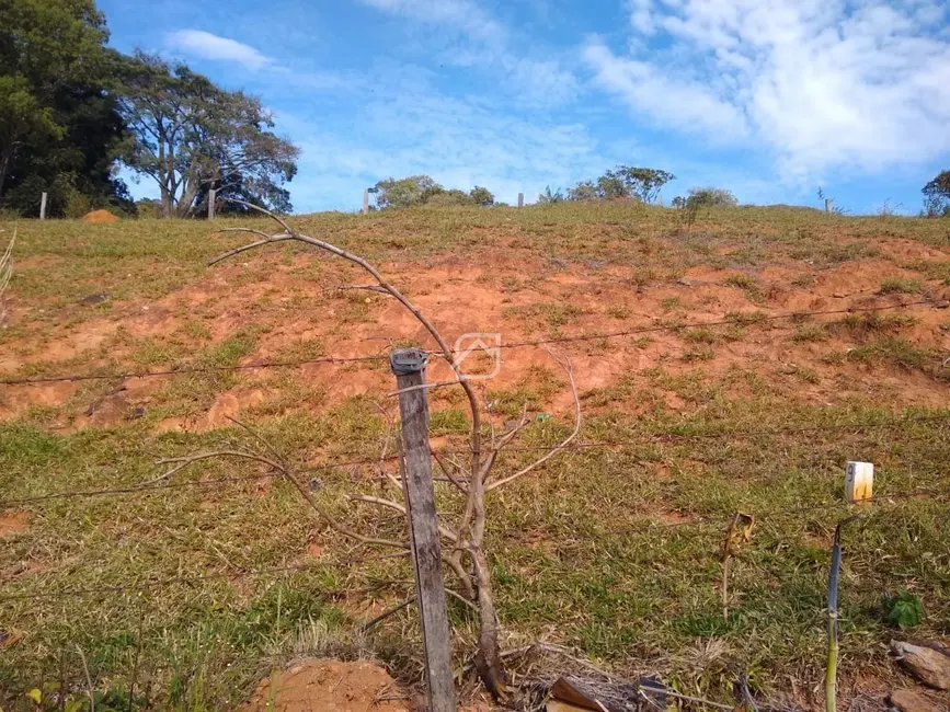 Foto 1 de Terreno / Lote à venda, 200m2 em Divinolandia - SP