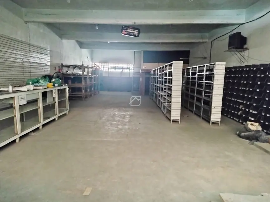 Foto 1 de Armazém / Galpão para alugar, 200m2 em Jardim Bom Pastor, Santo Andre - SP