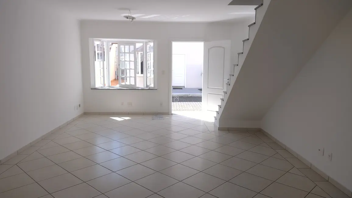 Foto 2 de Casa de Condomínio com 3 quartos à venda, 120m2 em Vila Eldízia, Santo Andre - SP