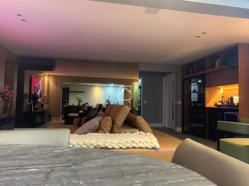 Apartamento com 3 quartos à venda, 167m2 em Jardim, Santo Andre - SP - imagem 8 Foto 8 de Apartamento com 3 quartos à venda, 167m2 em Jardim, Santo Andre - SP