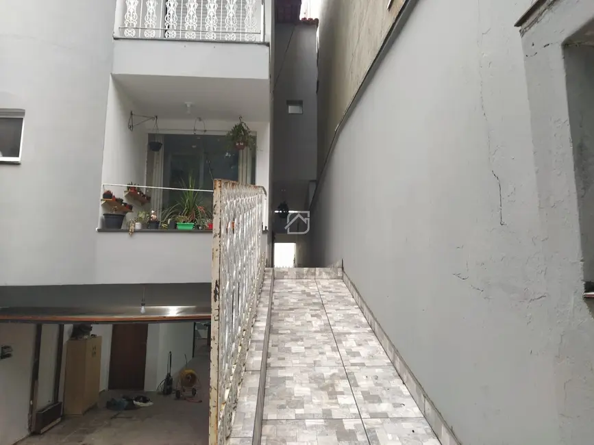 Foto 2 de Casa com 5 quartos à venda e para alugar, 289m2 em Parque Jaçatuba, Santo Andre - SP